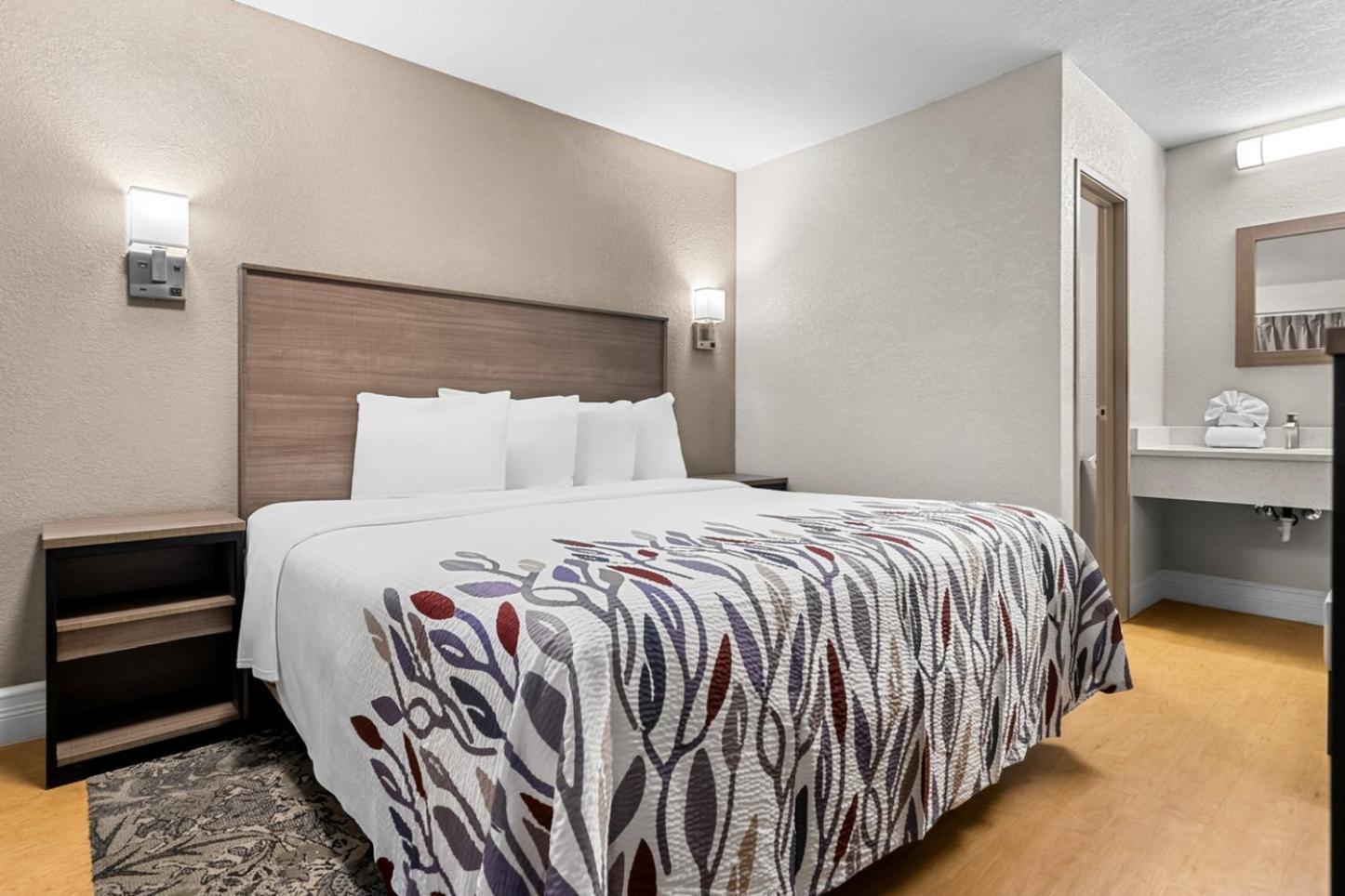 Red Roof Inn Tampa Fairgrounds - Casino Mango Bagian luar foto