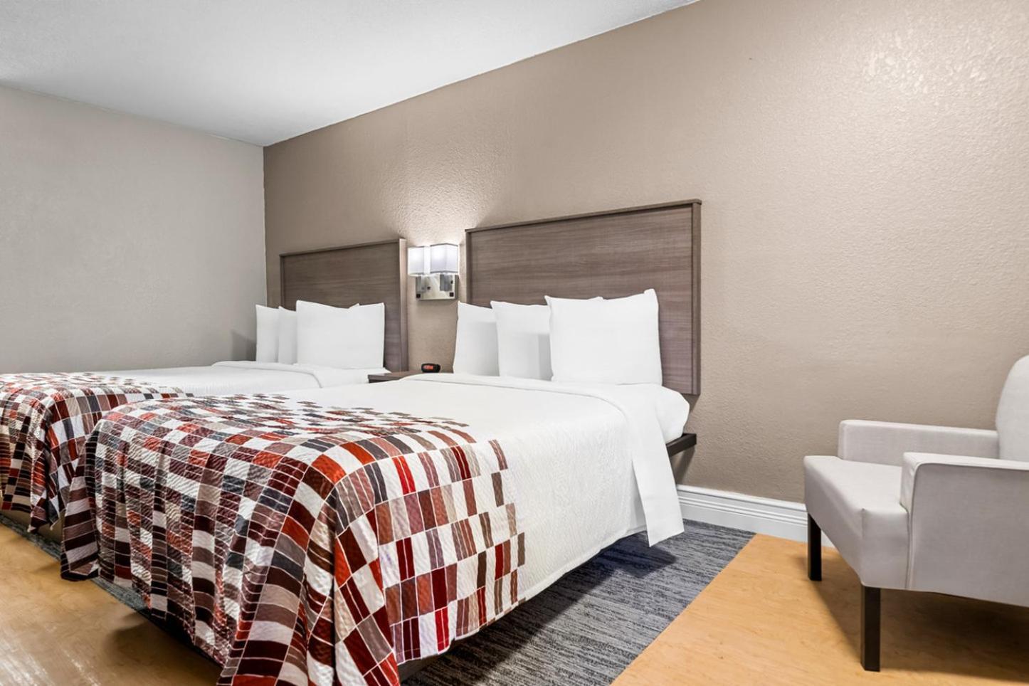 Red Roof Inn Tampa Fairgrounds - Casino Mango Bagian luar foto