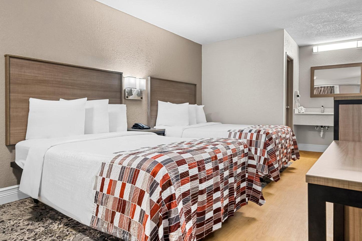 Red Roof Inn Tampa Fairgrounds - Casino Mango Bagian luar foto
