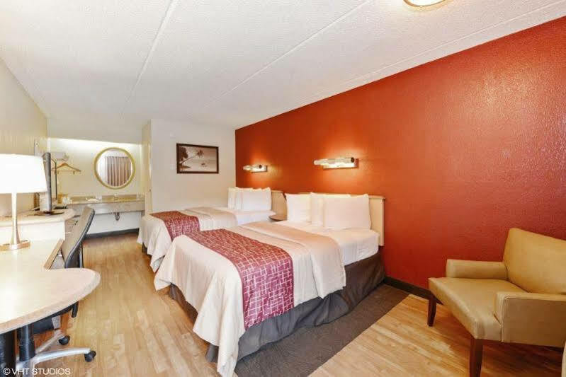 Red Roof Inn Tampa Fairgrounds - Casino Mango Bagian luar foto