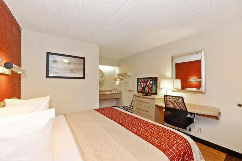 Red Roof Inn Tampa Fairgrounds - Casino Mango Bagian luar foto