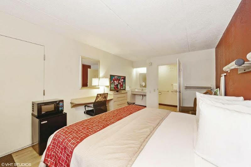 Red Roof Inn Tampa Fairgrounds - Casino Mango Bagian luar foto
