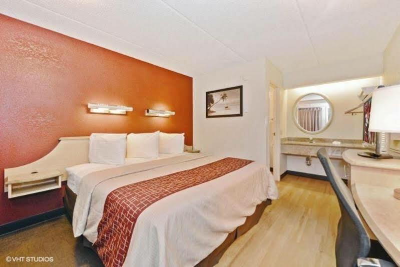 Red Roof Inn Tampa Fairgrounds - Casino Mango Bagian luar foto